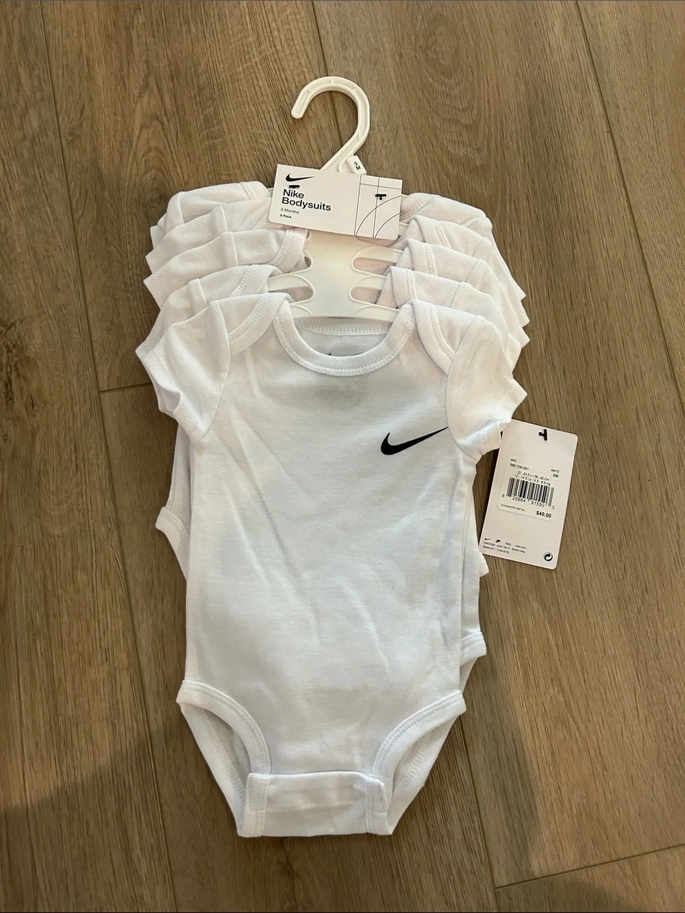 NWT Nike White Baby Bodysuit 5-Pack with Black Swoosh Logo Size 3 months